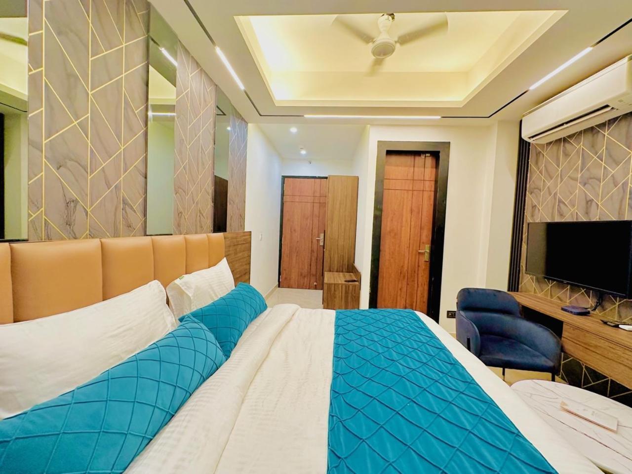 Hotel Hsp Plaza Нью-Дели Экстерьер фото