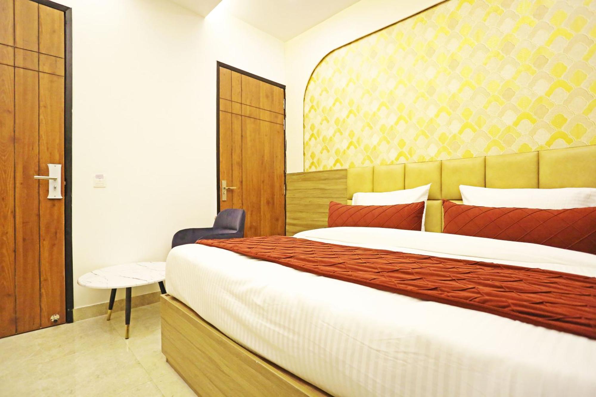Hotel Hsp Plaza Нью-Дели Экстерьер фото