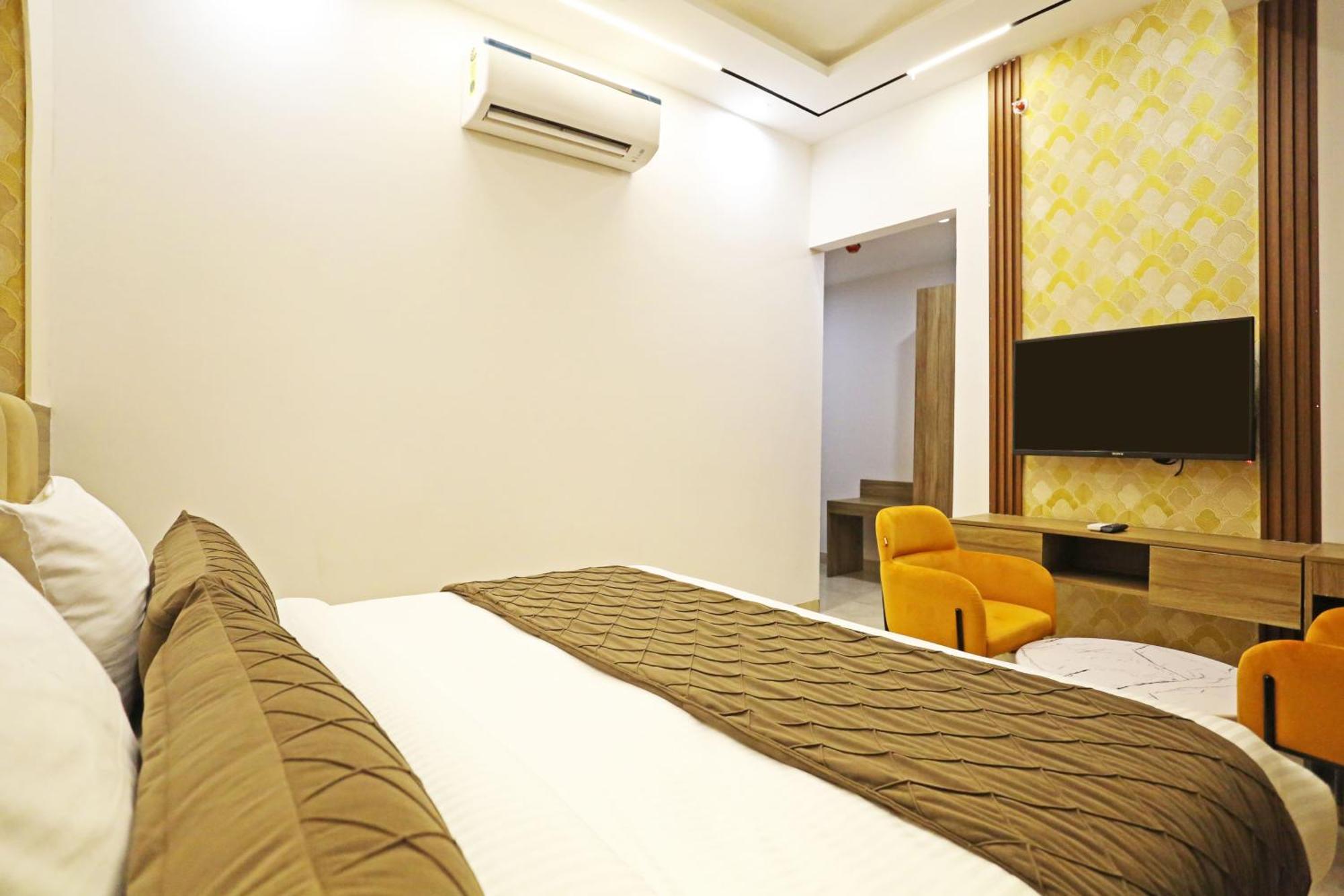 Hotel Hsp Plaza Нью-Дели Экстерьер фото