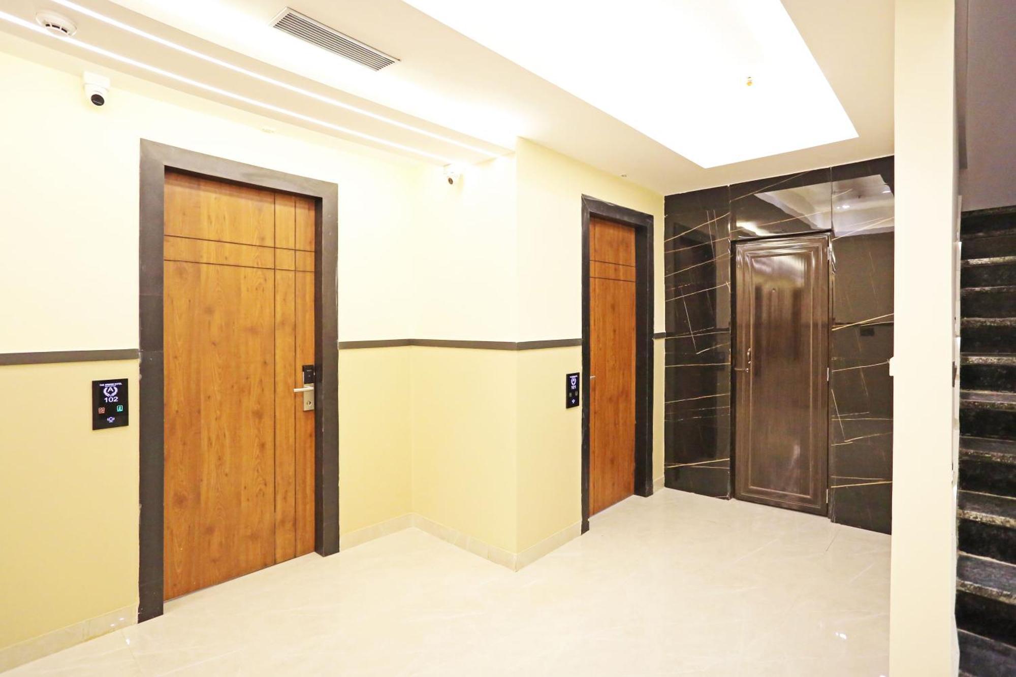 Hotel Hsp Plaza Нью-Дели Экстерьер фото