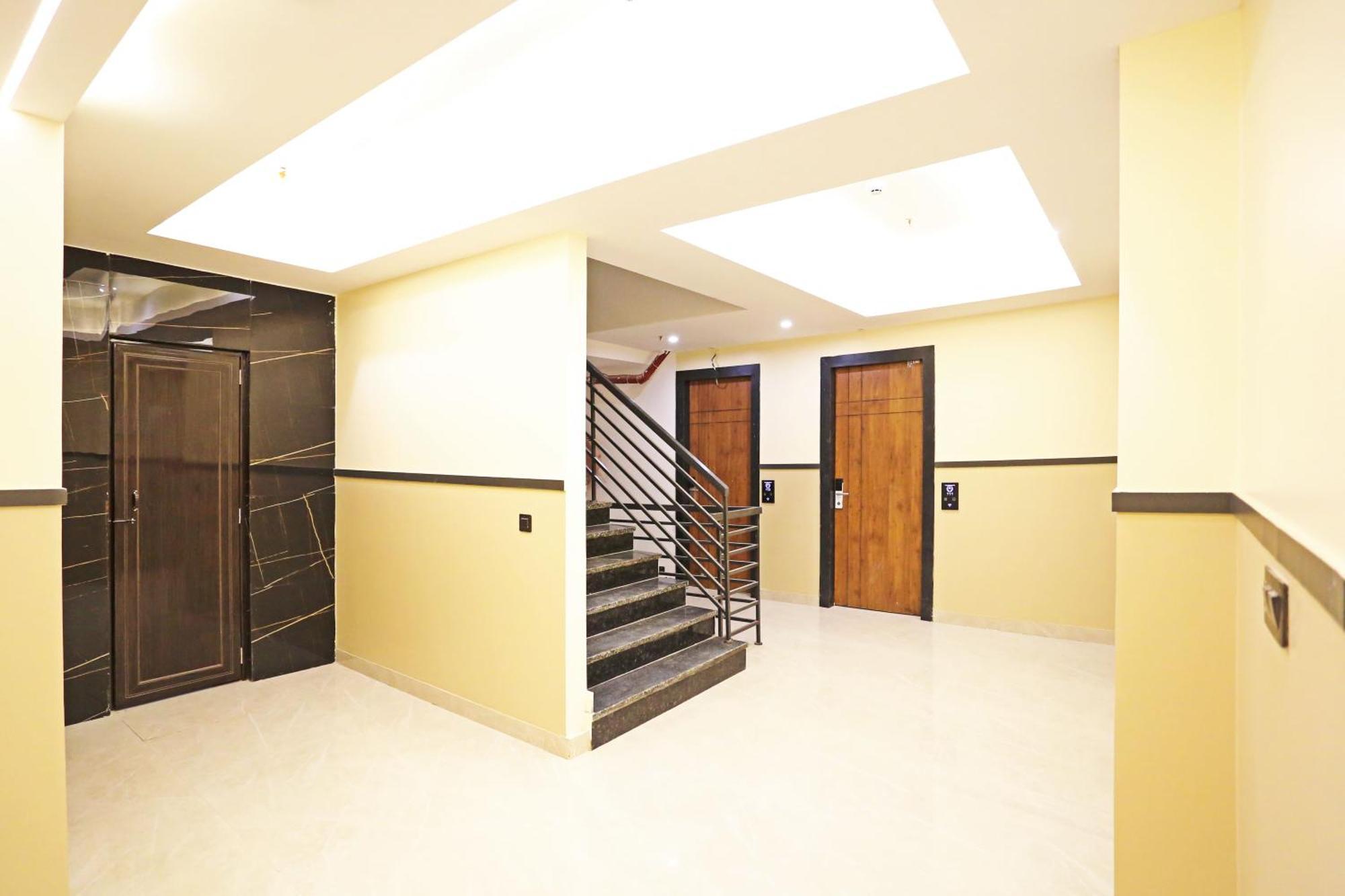 Hotel Hsp Plaza Нью-Дели Экстерьер фото