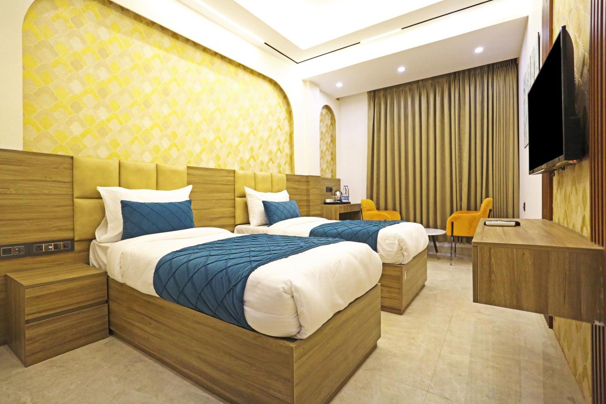 Hotel Hsp Plaza Нью-Дели Экстерьер фото