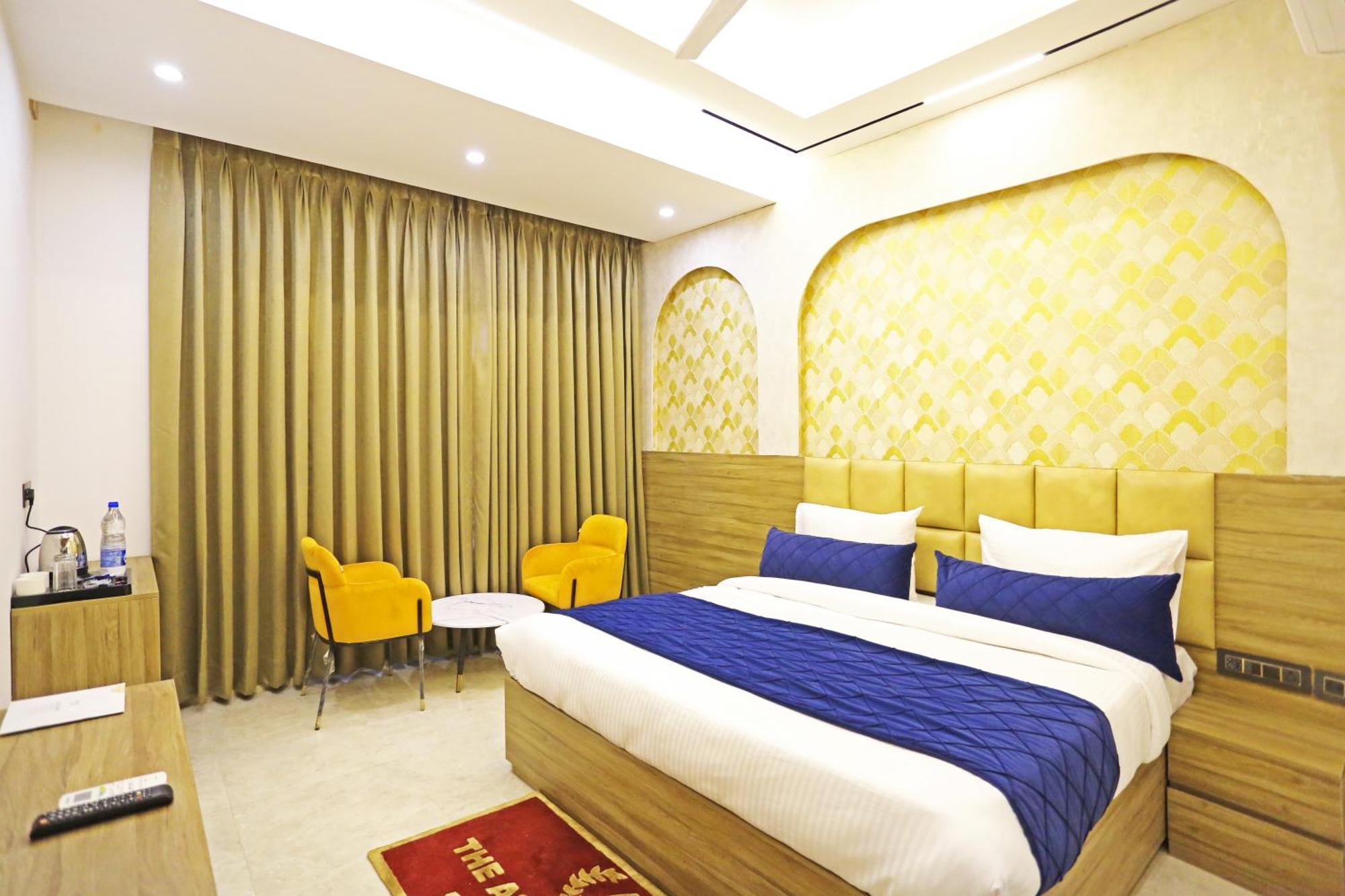 Hotel Hsp Plaza Нью-Дели Экстерьер фото