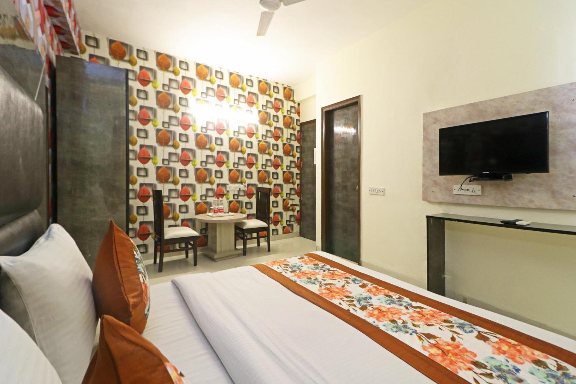Hotel Hsp Plaza Нью-Дели Экстерьер фото