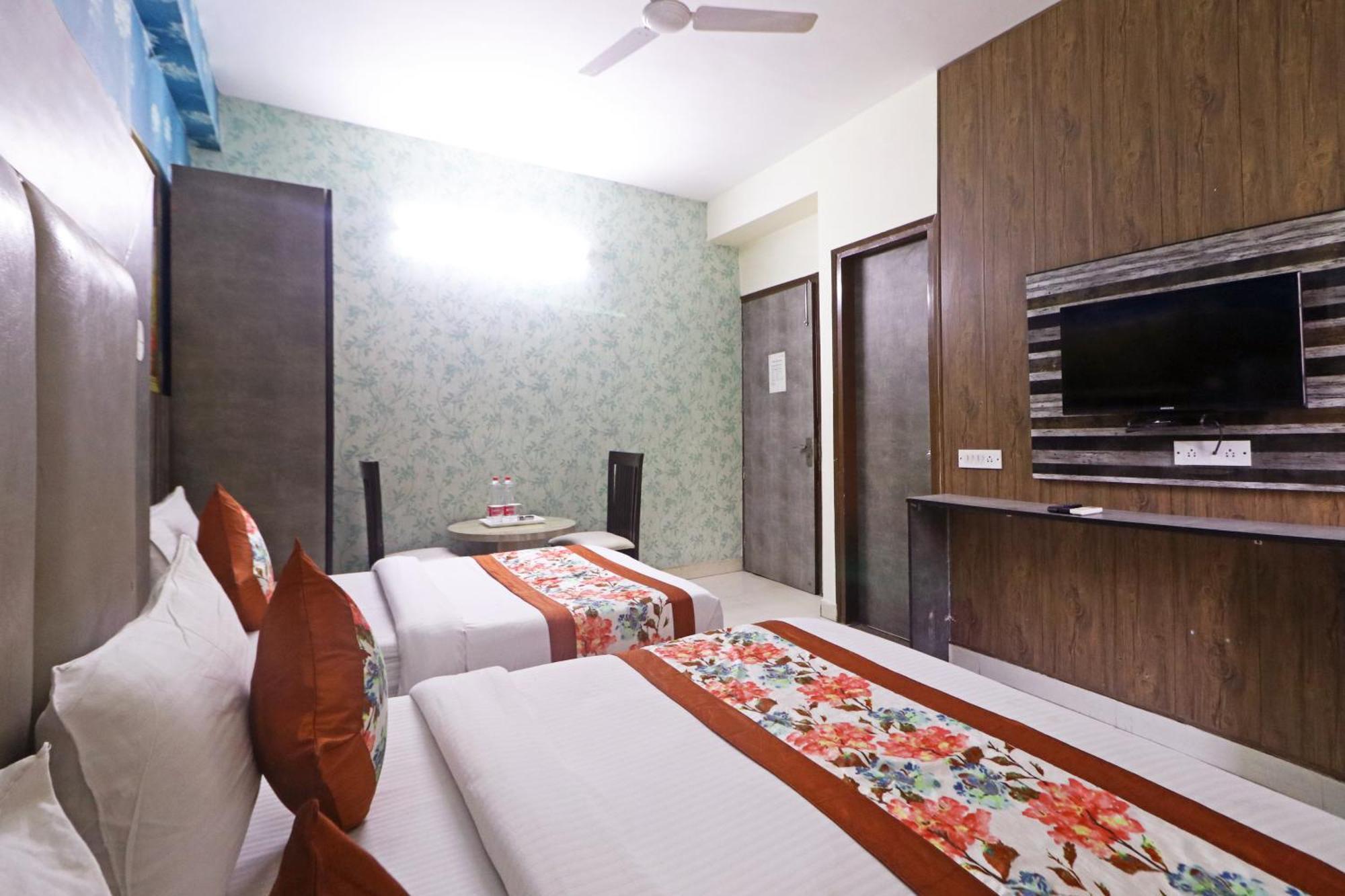 Hotel Hsp Plaza Нью-Дели Экстерьер фото