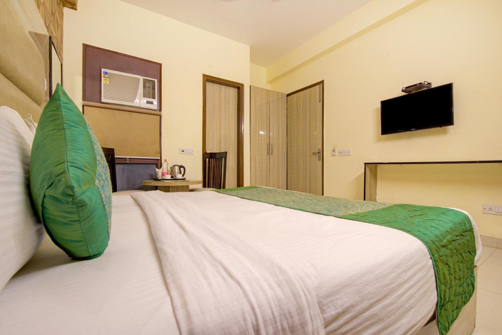 Hotel Hsp Plaza Нью-Дели Экстерьер фото